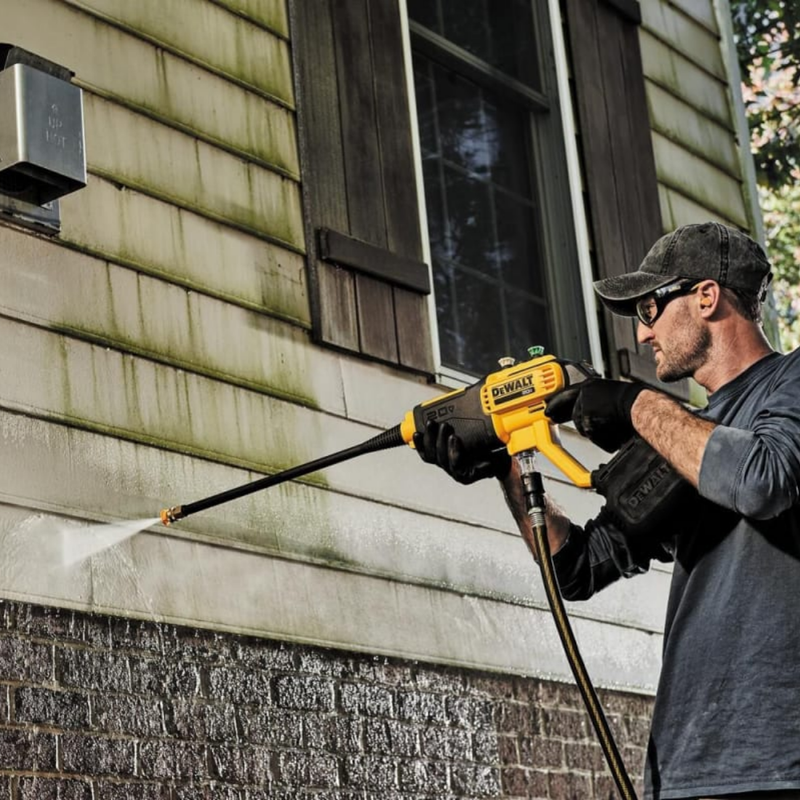 PACHET ORIGINAL DEWALT: PISTOL DE SPĂLAT CU PRESIUNE + ACCESORII + 2 BATERII CADOU 48V