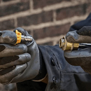 PACHET ORIGINAL DEWALT: PISTOL DE SPĂLAT CU PRESIUNE + ACCESORII + 2 BATERII CADOU 48V