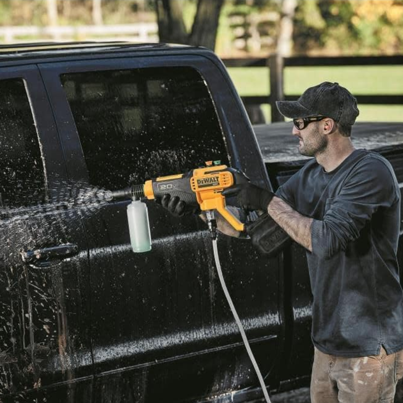 PACHET ORIGINAL DEWALT: PISTOL DE SPĂLAT CU PRESIUNE + ACCESORII + 2 BATERII CADOU 48V